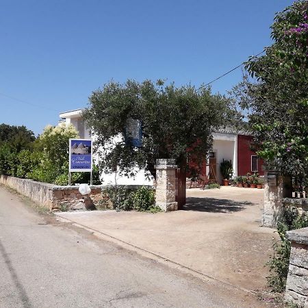 Trulli Convertini Locorotondo Eksteriør billede